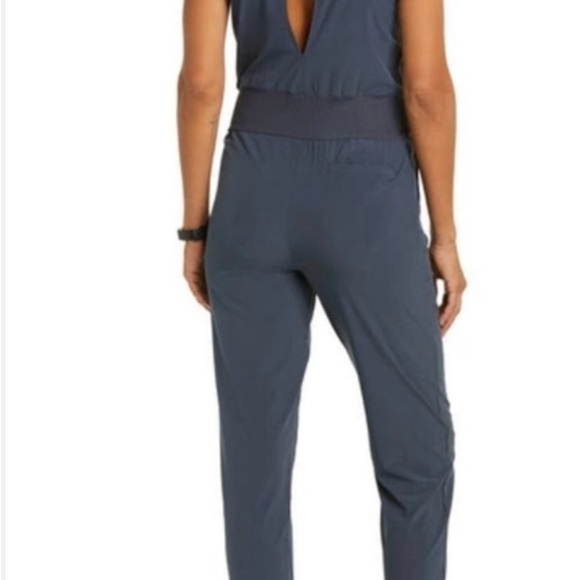 NWT Zella OSR PURSUIT SLEEVELESS CROP JUMPSUIT IN NAVY INDIA INK, Large - Picture 2 of 16